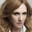 Catalina Pulido als Surfer