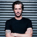 Jay Bentley als Self