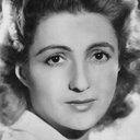 Annie Ducaux als Mrs. Lucanzas