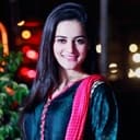 Aiman Khan als Romana