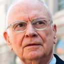 Lee Hamilton als Self