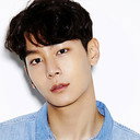 이철우 als Father Andrea