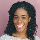 Allison Edwards-Crewe als Miss Toola