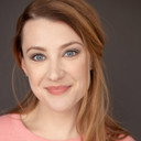 Kristen Seavey als Riley Harper