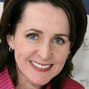 Carol Higgins Clark als News Reporter