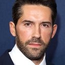 Scott Adkins als Barton Geddes