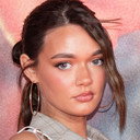 Daisy Tomlinson als Self