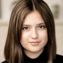 Sandrine Carneiro als Simone