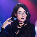 Sara Wile als Fiona Rue