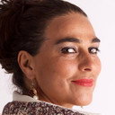 Hassina Burgan als The aunt