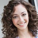 Arielle Siegel als Receptionist (V.O.)