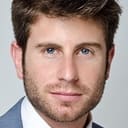 Jordan Wall als Sam Acker