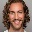 Mitchell Marion als Captain of the Royal Guard (uncredited)