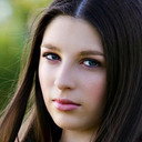 Cassidy Rae Owens als Holly