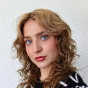 Ainsley Donahue als Fan