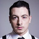 Danny Villanueva Jr. als Julian Torres