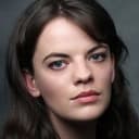 Alice Bailey Johnson als Carly