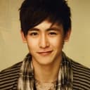 닉쿤 als Lawrence