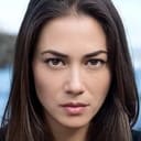 Krista Alvarez als Georgia