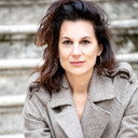 Laura Riccioli als Customer #1