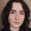 Ava Kostia als Paula