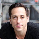 Jason Babinsky als Eye of Providence