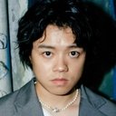 洪群鈞 als Drinks Delivery Man
