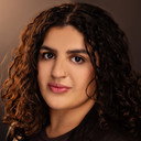 Maya Noor als Harper