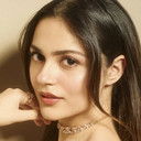 अनीत पड्डा als Vaani Batra