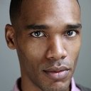 Parker Sawyers als Connors