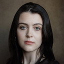 Heidi Steel als Caitlin