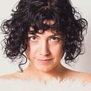 Alexandra Garrido als Syd Carstens