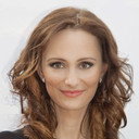 Karin Olasová als 