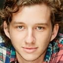 Mackenzie Fearnley als Harry Vanda