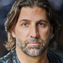 John De Toro als Suit #2