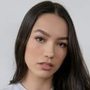 Jasmine Vega als Erica