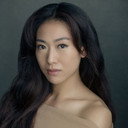 Quanna Luo Masterson als The Fascinator