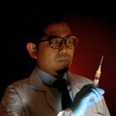 Tikno Suhendro als Dr. Charles