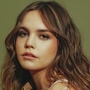 Bailee Madison als Hannah Cottrell