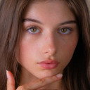 Nina Brooke als Becky