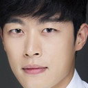 Song Tae-yoon als Kim Kil Soo