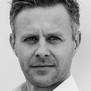Tom Lister als Julian Marsh