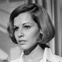 Teresa Cristina Arnaud als Bina