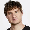 Damien Power als Damien Power