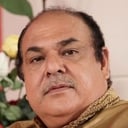 Manoj Bakshi als Father