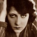 Lissy Arna als Lillie Trent