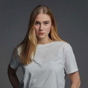 Нелли Таукчи als Valeria