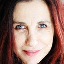 Laura Favali als Karine