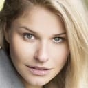 Georgina White als Georgie Eriksson
