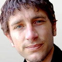 Derek Judge als Narrator (voice)